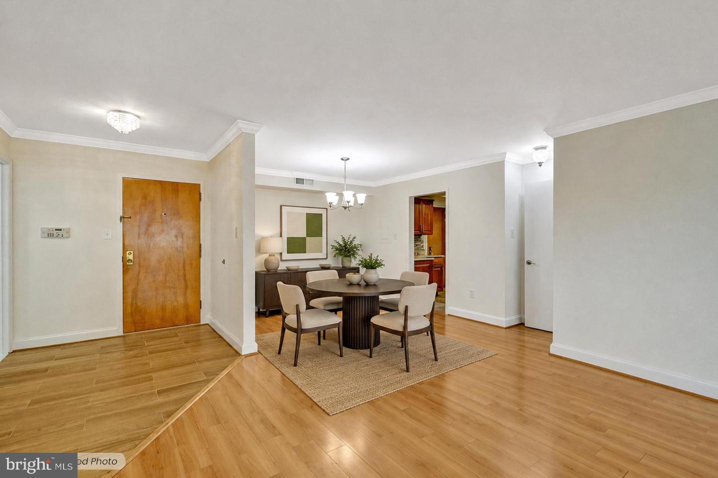 1101 S Arlington Ridge Rd #304 Property Photo 8