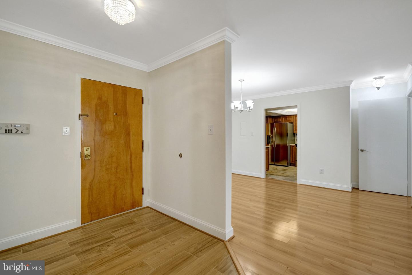 1101 S Arlington Ridge Rd #304 Property Photo 15