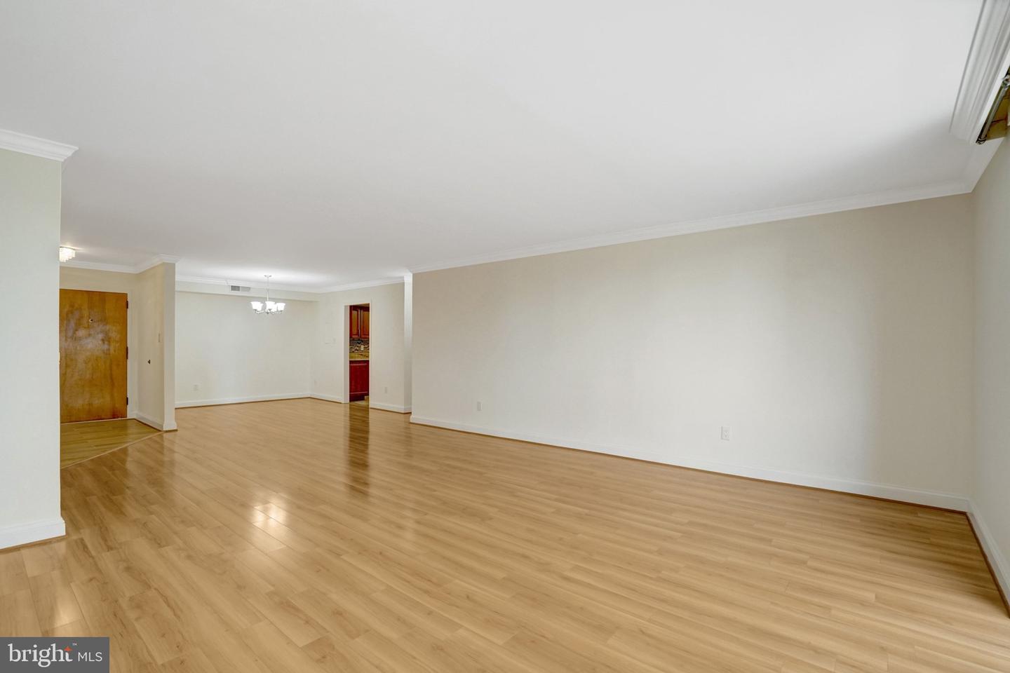 1101 S Arlington Ridge Rd #304 Property Photo 17