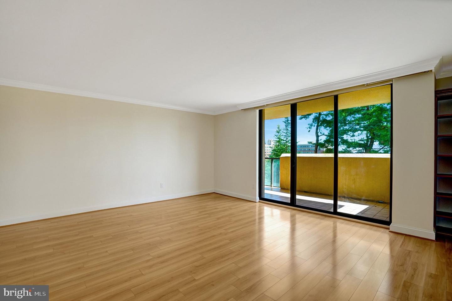 1101 S Arlington Ridge Rd #304 Property Photo 19