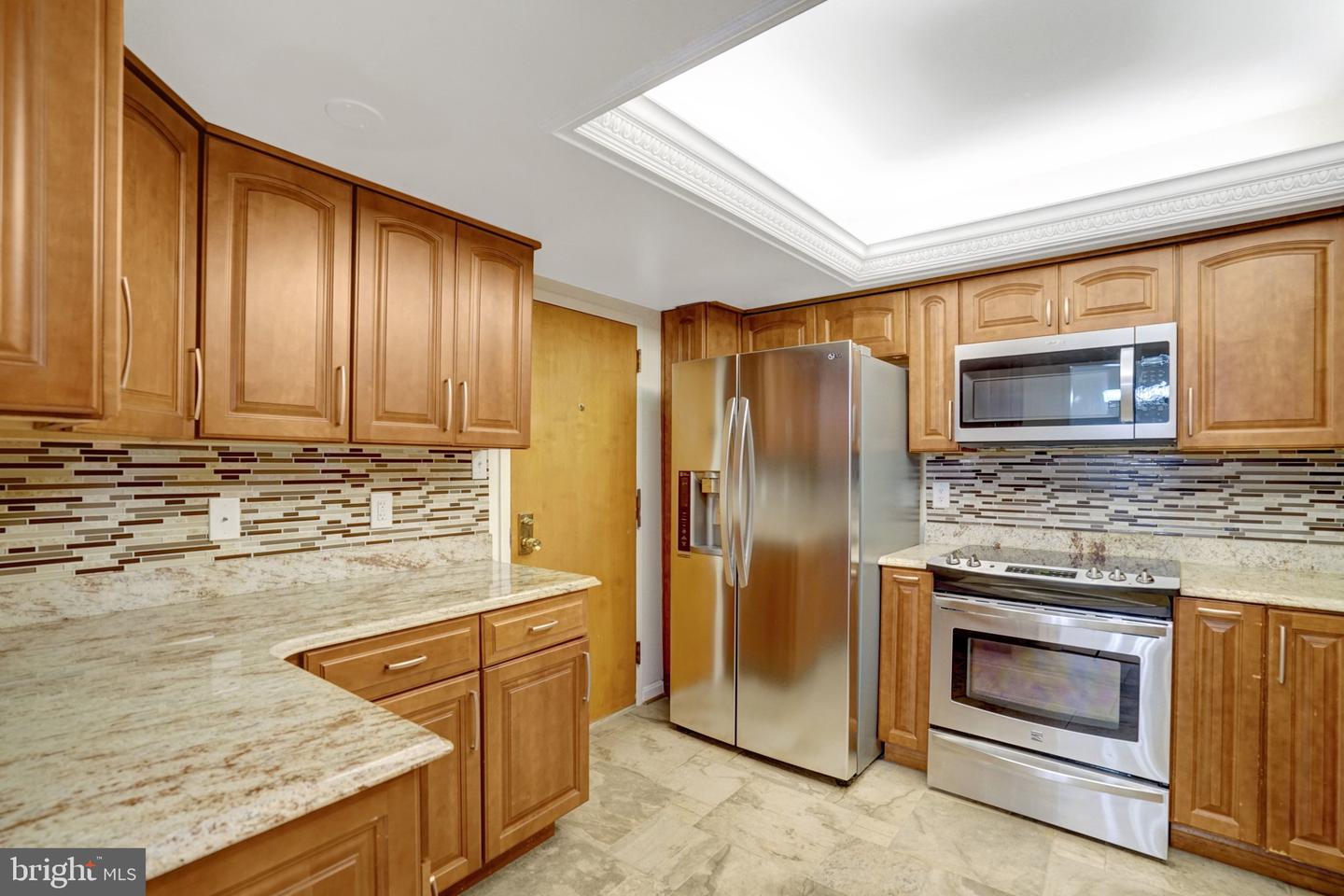1101 S Arlington Ridge Rd #304 Property Photo 25