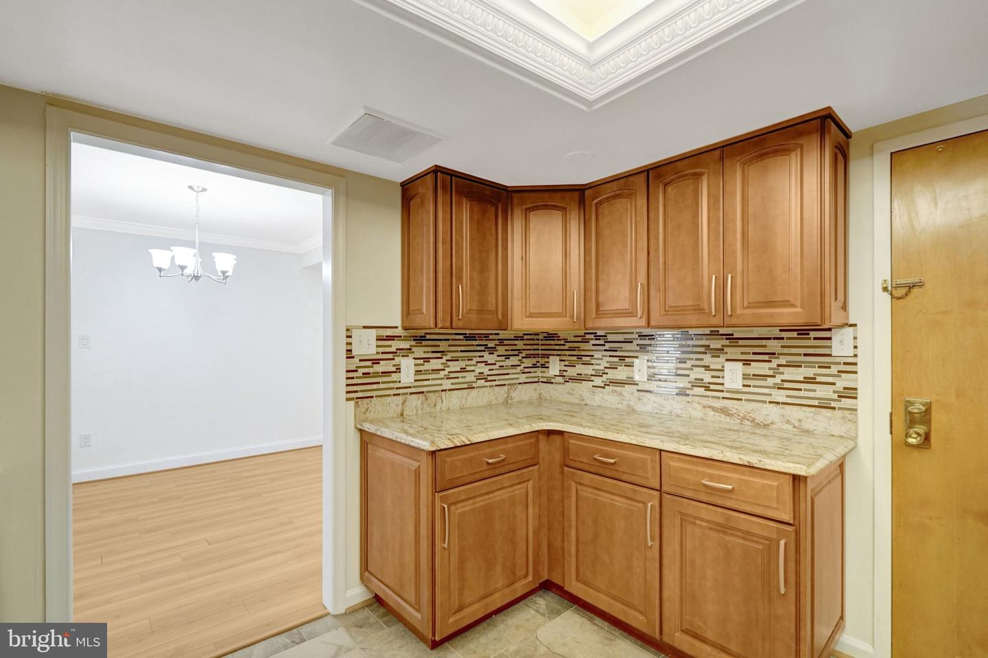 1101 S Arlington Ridge Rd #304 Property Photo 27