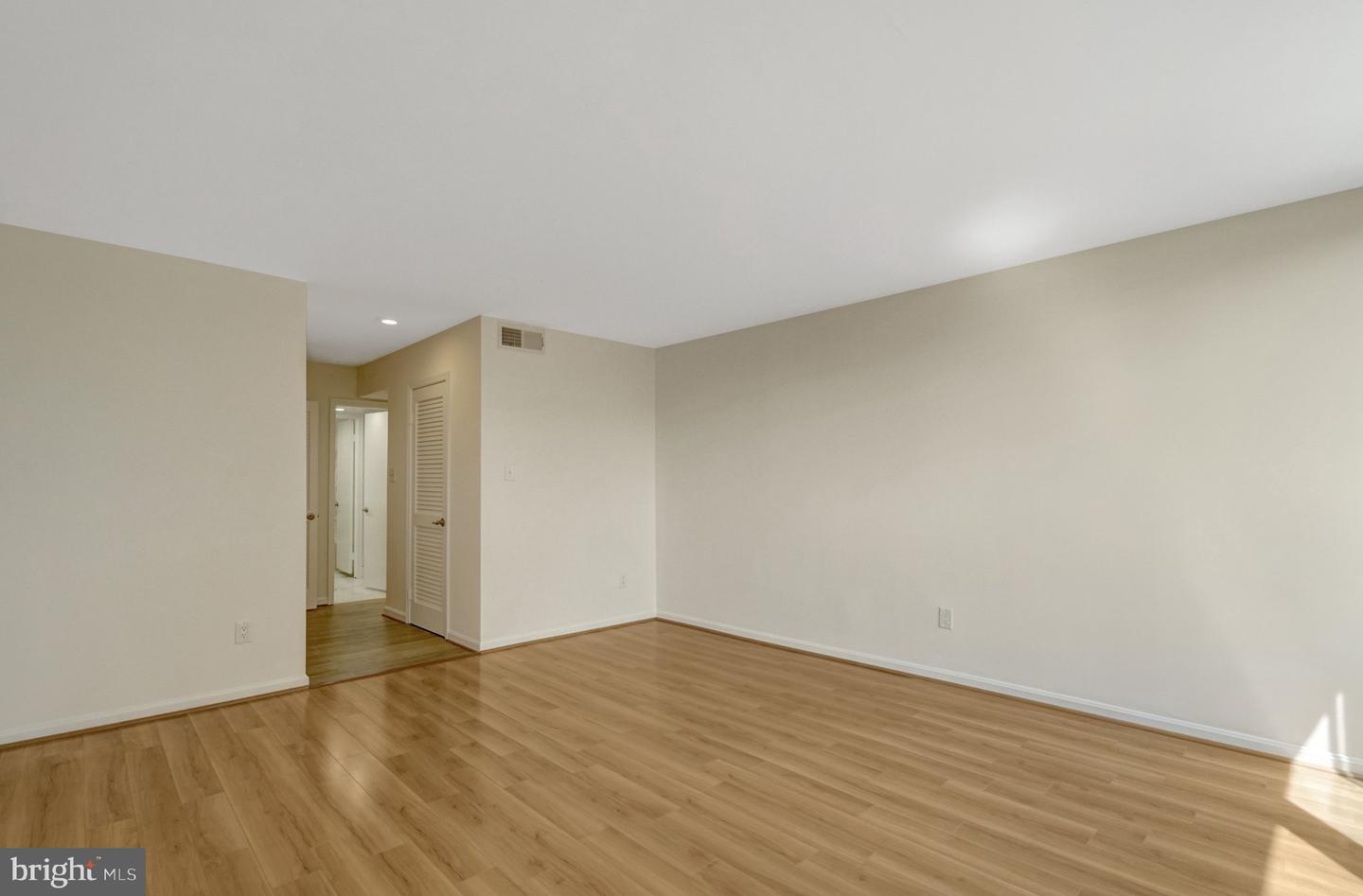1101 S Arlington Ridge Rd #304 Property Photo 36
