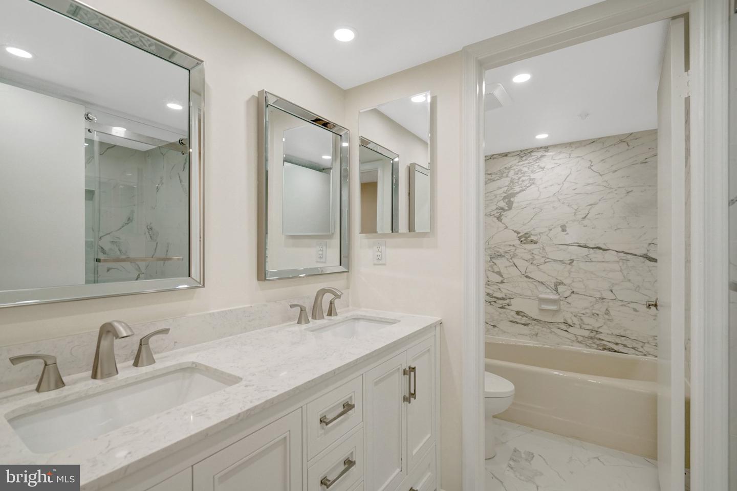 1101 S Arlington Ridge Rd #304 Property Photo 37