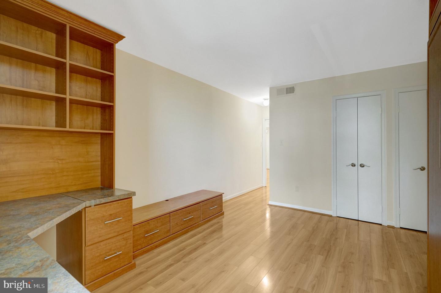 1101 S Arlington Ridge Rd #304 Property Photo 41