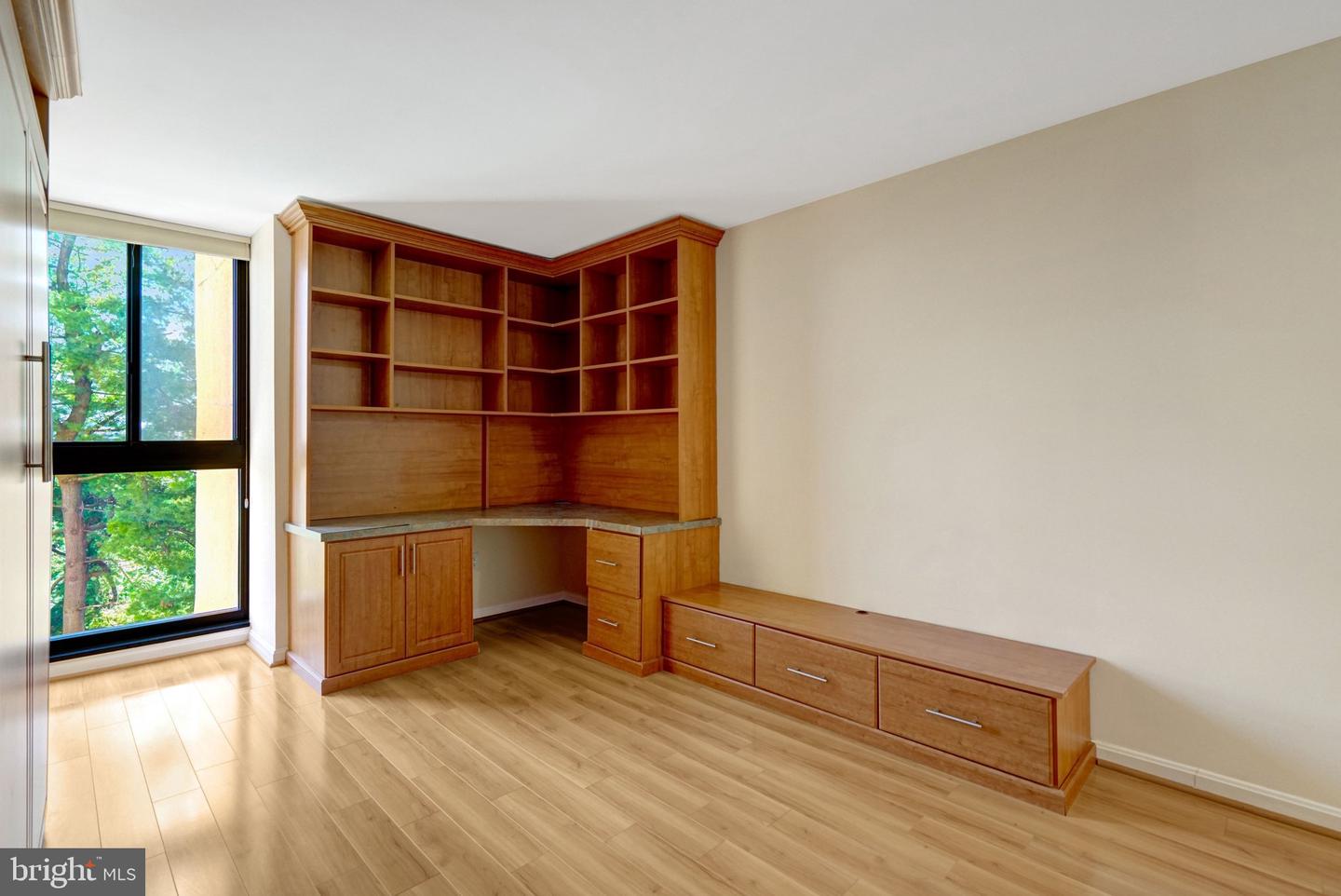 1101 S Arlington Ridge Rd #304 Property Photo 43
