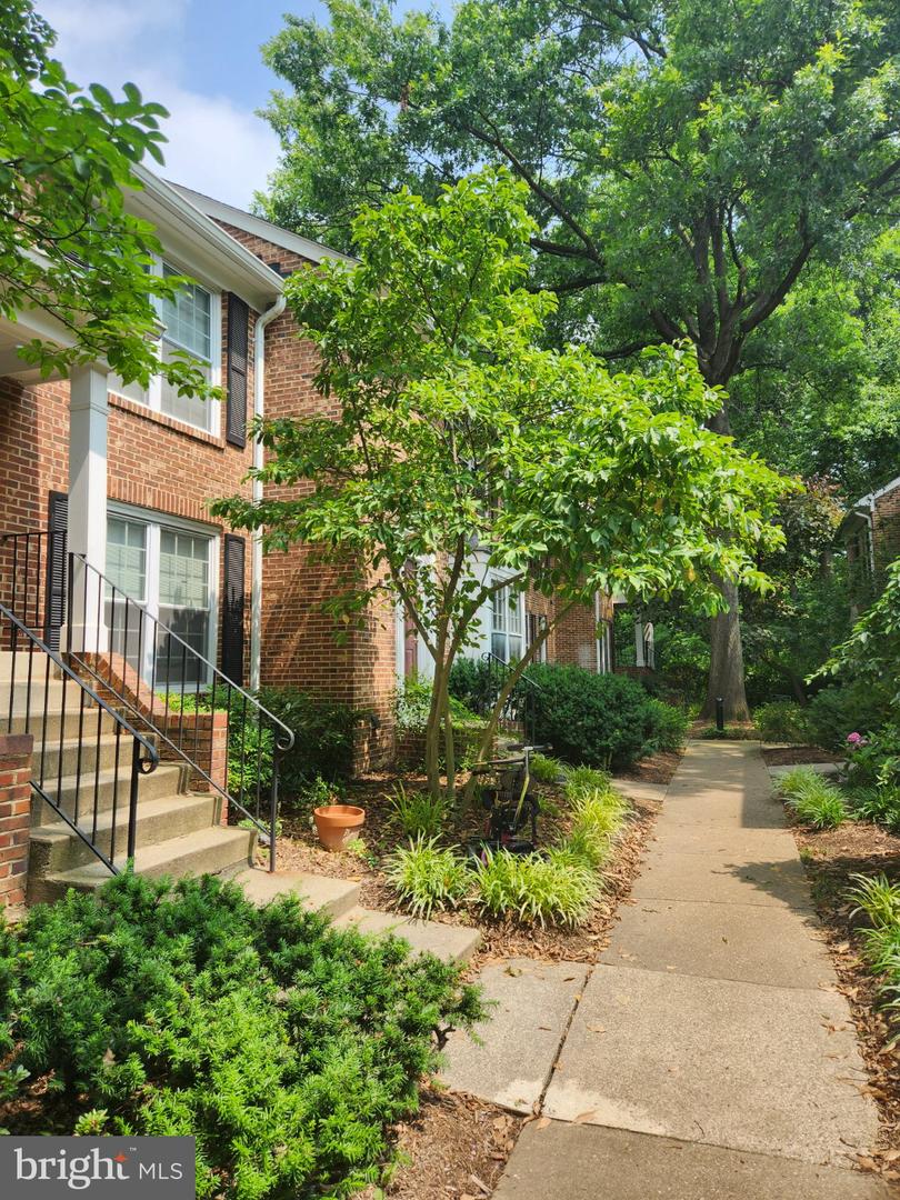 2440 S Walter Reed Dr #b Property Photo 3