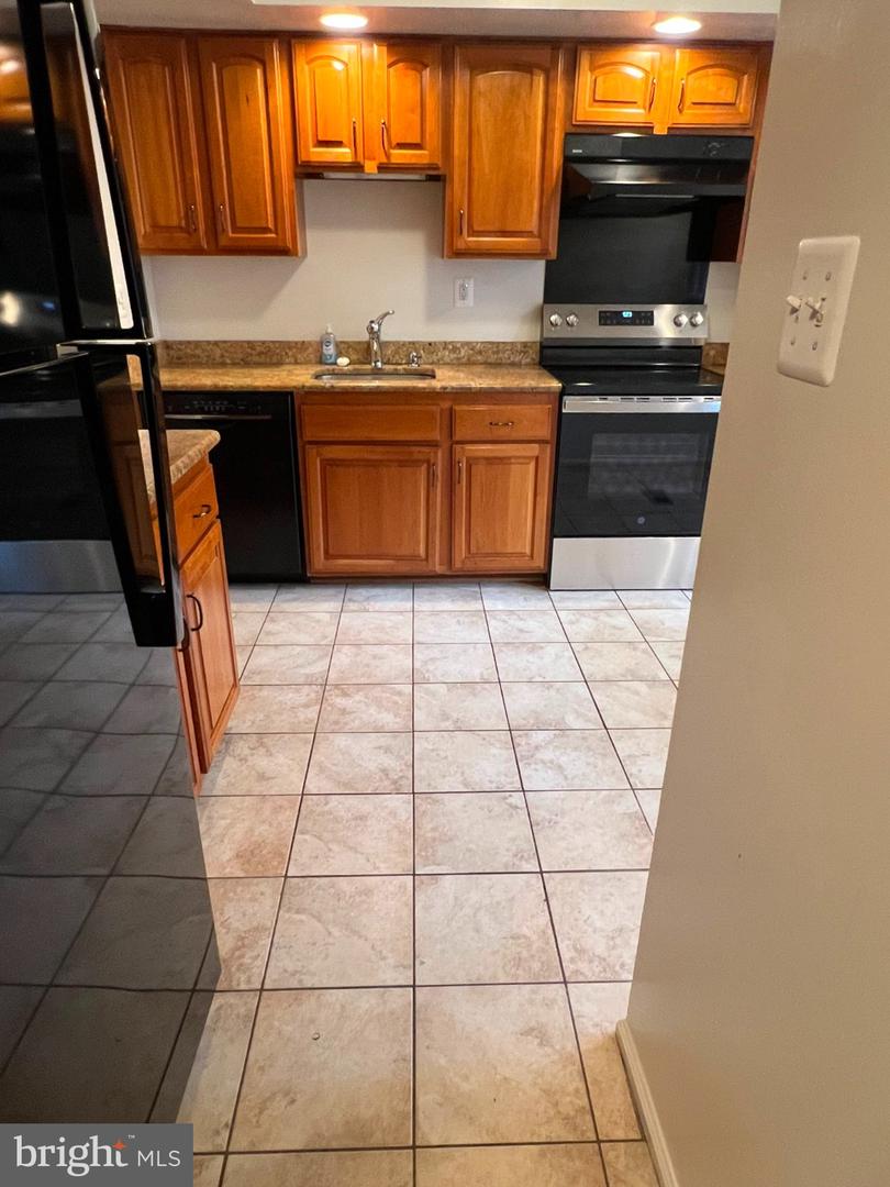 2440 S Walter Reed Dr #b Property Photo 4