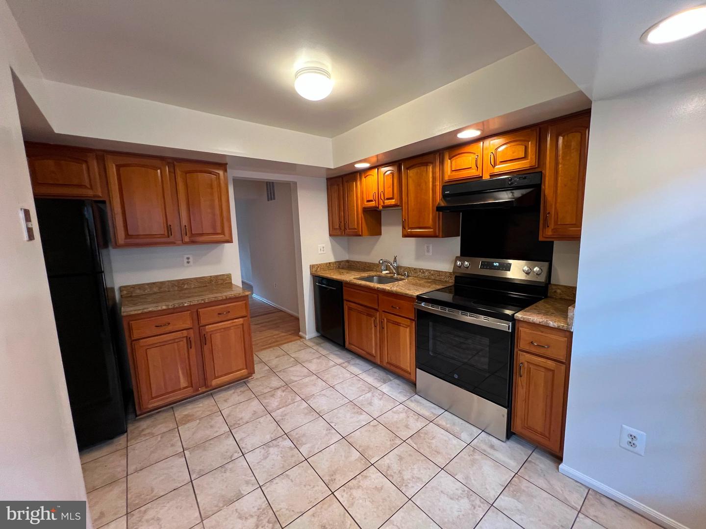 2440 S Walter Reed Dr #b Property Photo 5
