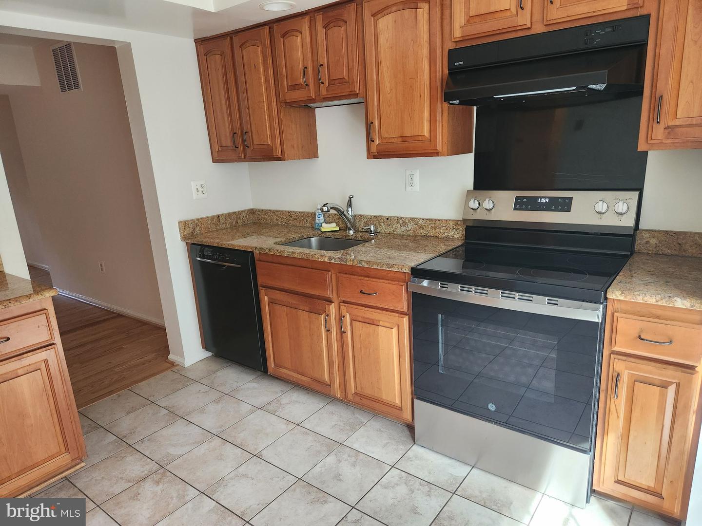 2440 S Walter Reed Dr #b Property Photo 6