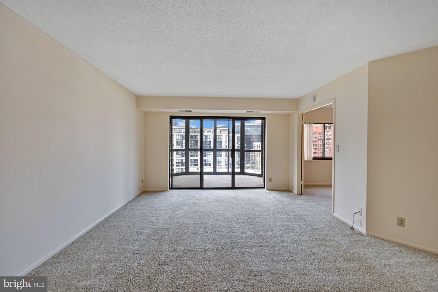 1600 N Oak St #1429 Property Photo 7
