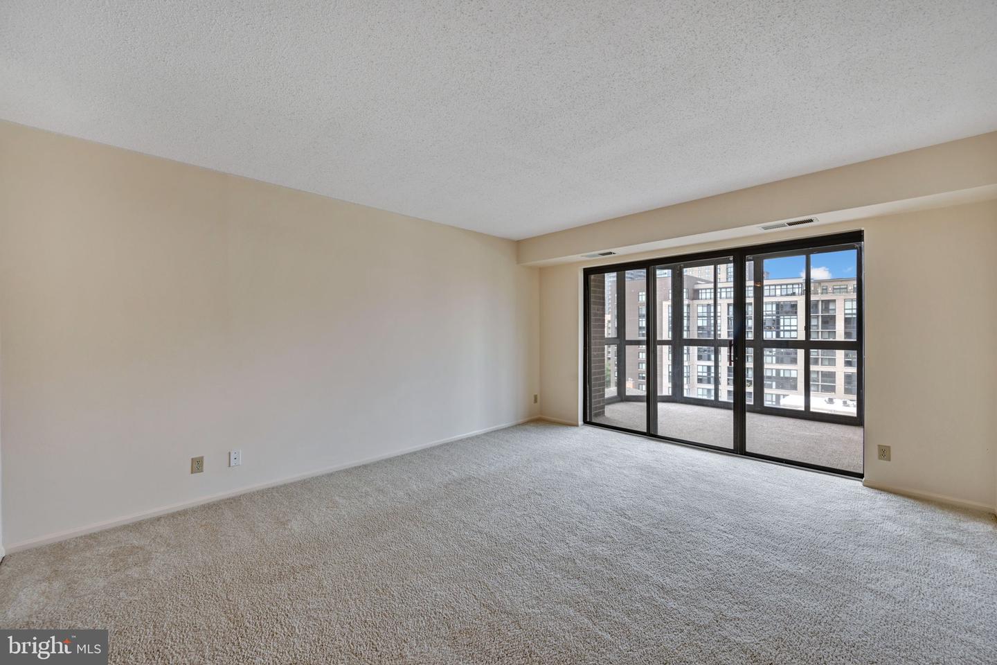 1600 N Oak St #1429 Property Photo 8