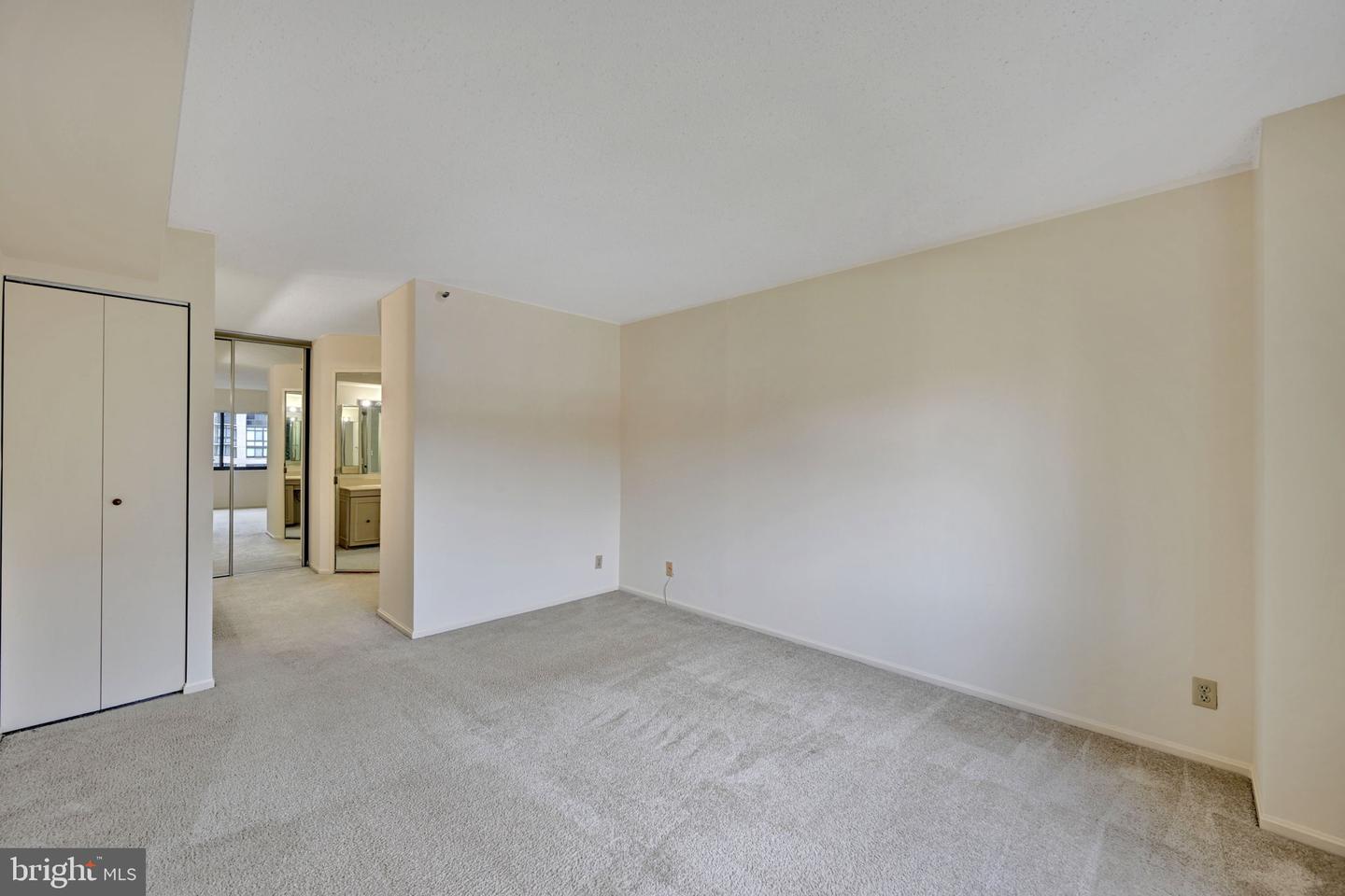 1600 N Oak St #1429 Property Photo 14