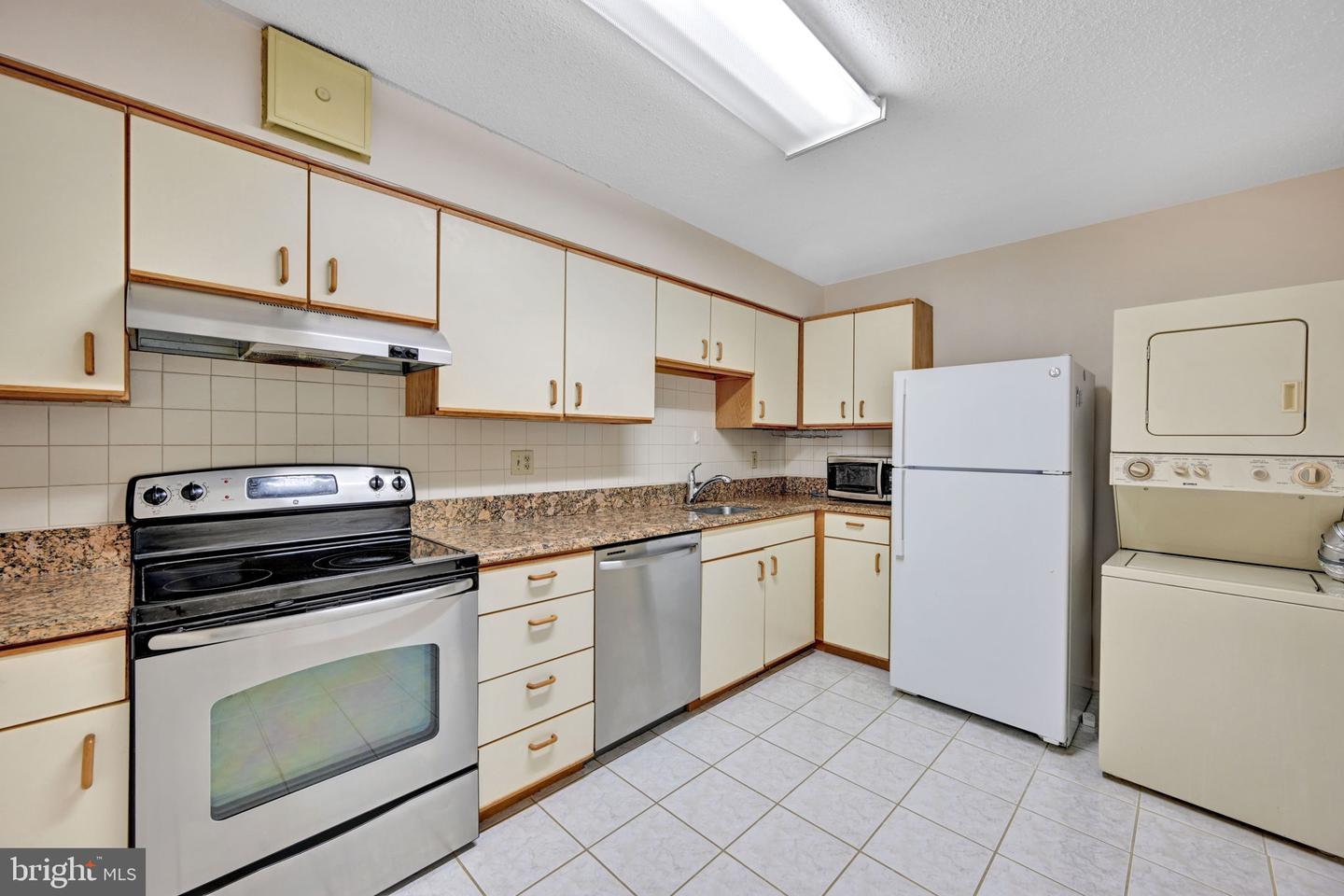 1600 N Oak St #1429 Property Photo 16