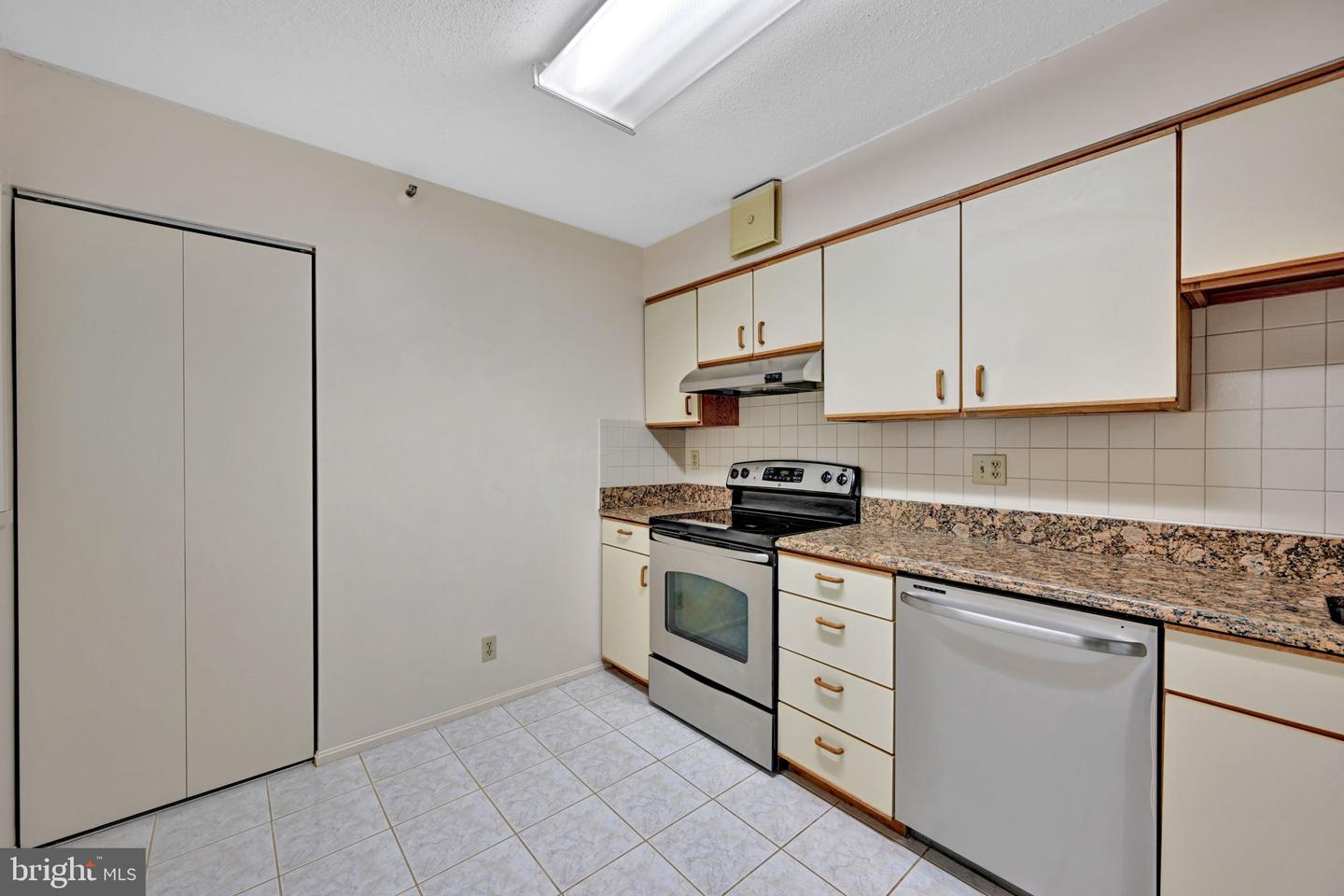 1600 N Oak St #1429 Property Photo 19