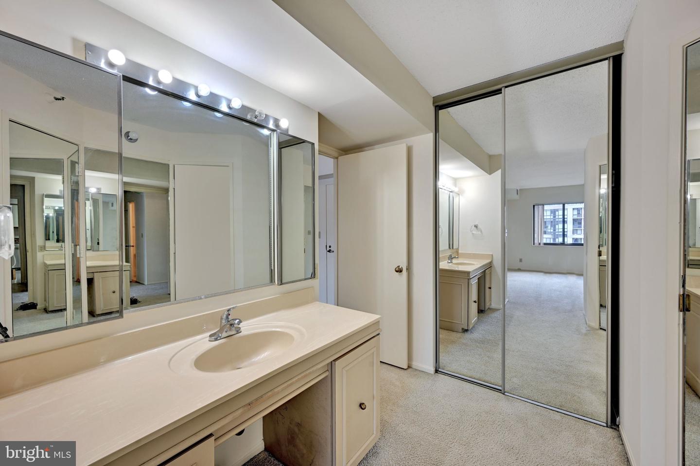 1600 N Oak St #1429 Property Photo 21