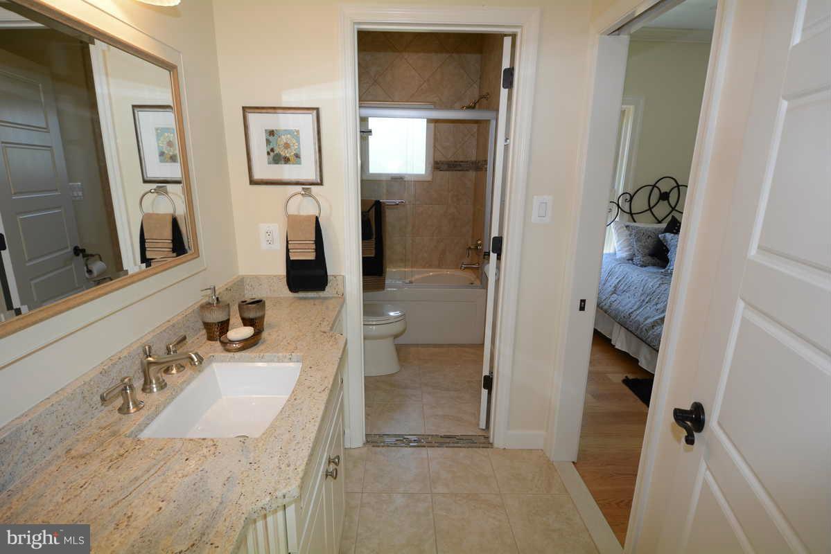 5010 Williamsburg Blvd Property Photo 14