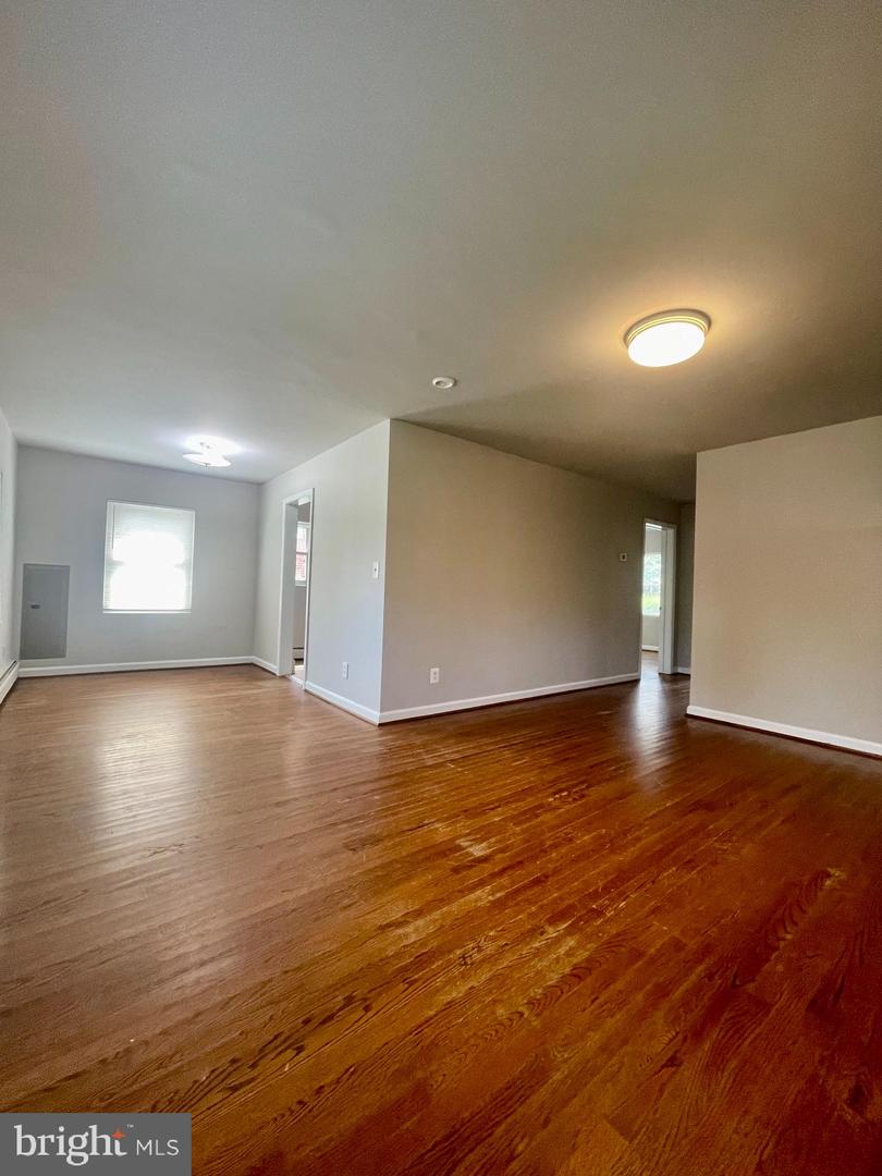 312 Wayne St S #1 Property Photo 7