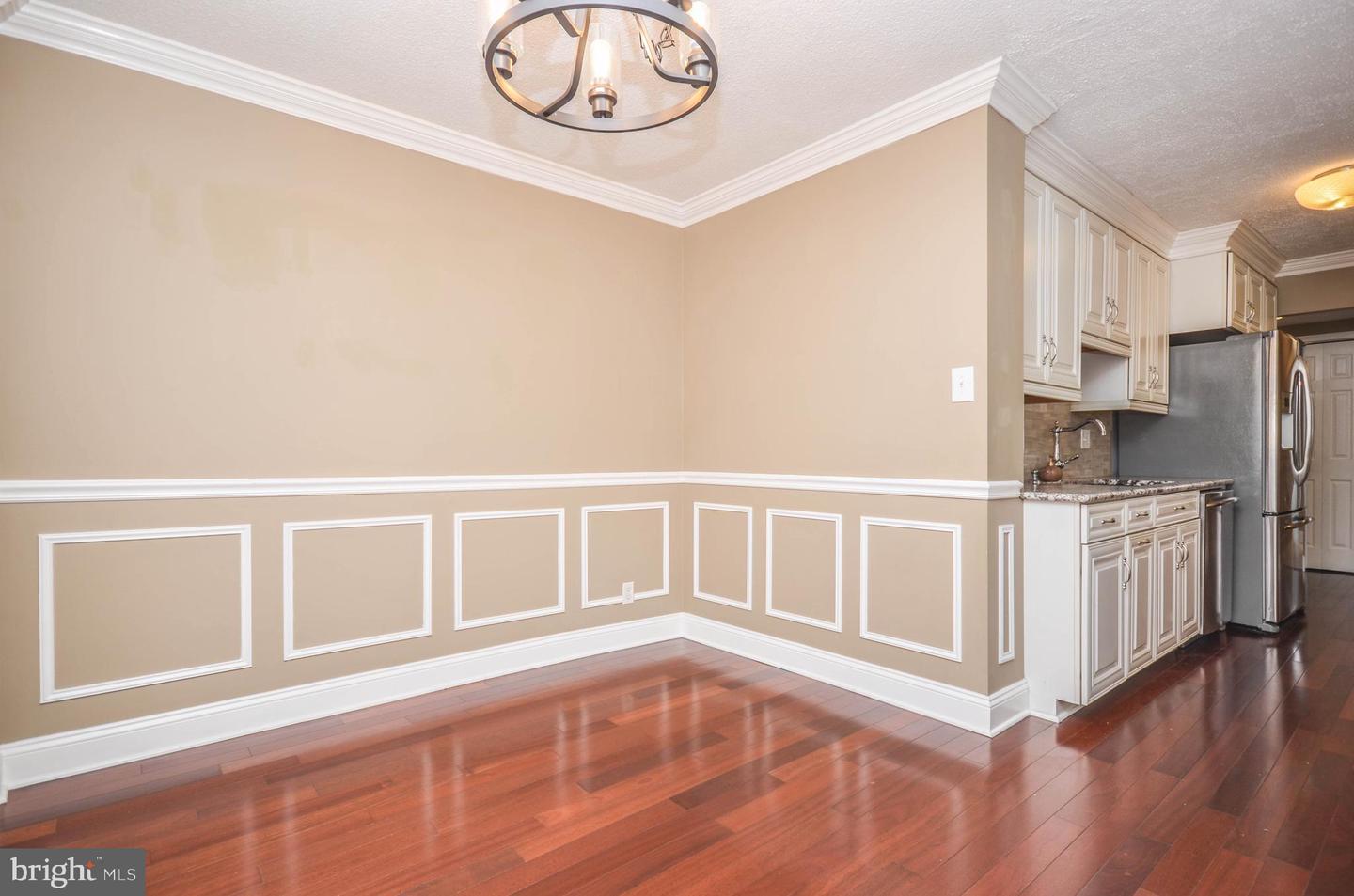 1401 N Rhodes St #205 Property Photo 5