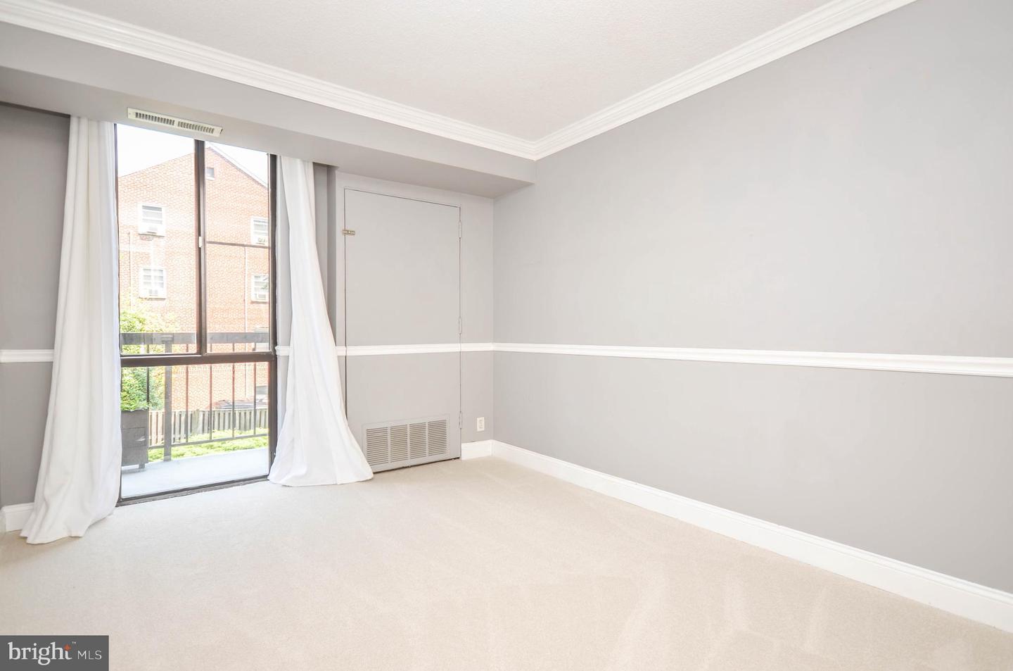 1401 N Rhodes St #205 Property Photo 21
