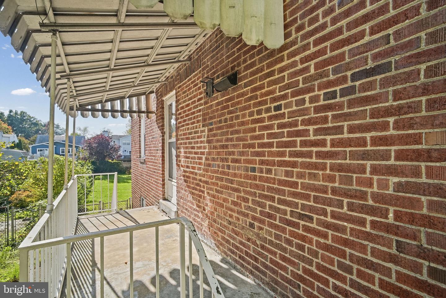 626 N George Mason Dr Property Photo 2