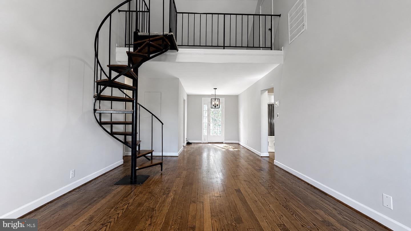 4814 30th St S #c2 Property Photo 9
