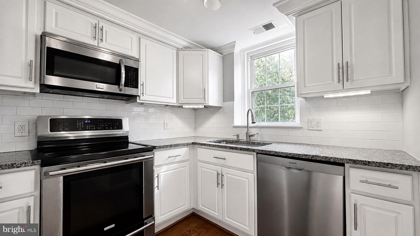 4814 30th St S #c2 Property Photo 13
