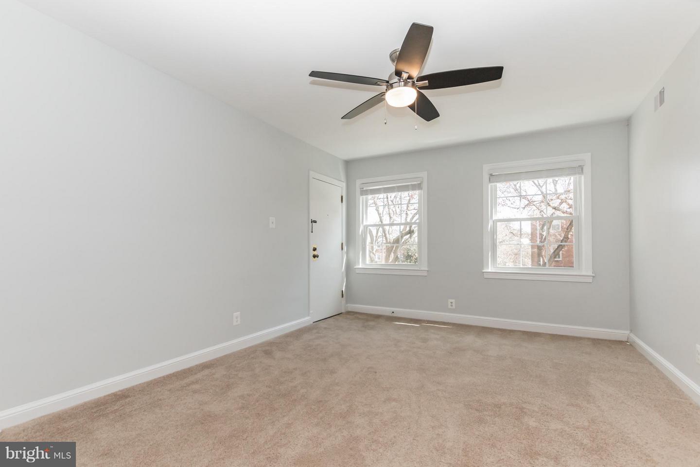 2409 Arlington Blvd #101 Property Photo 4