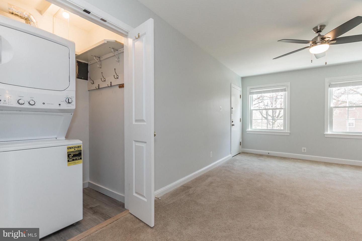 2409 Arlington Blvd #101 Property Photo 6