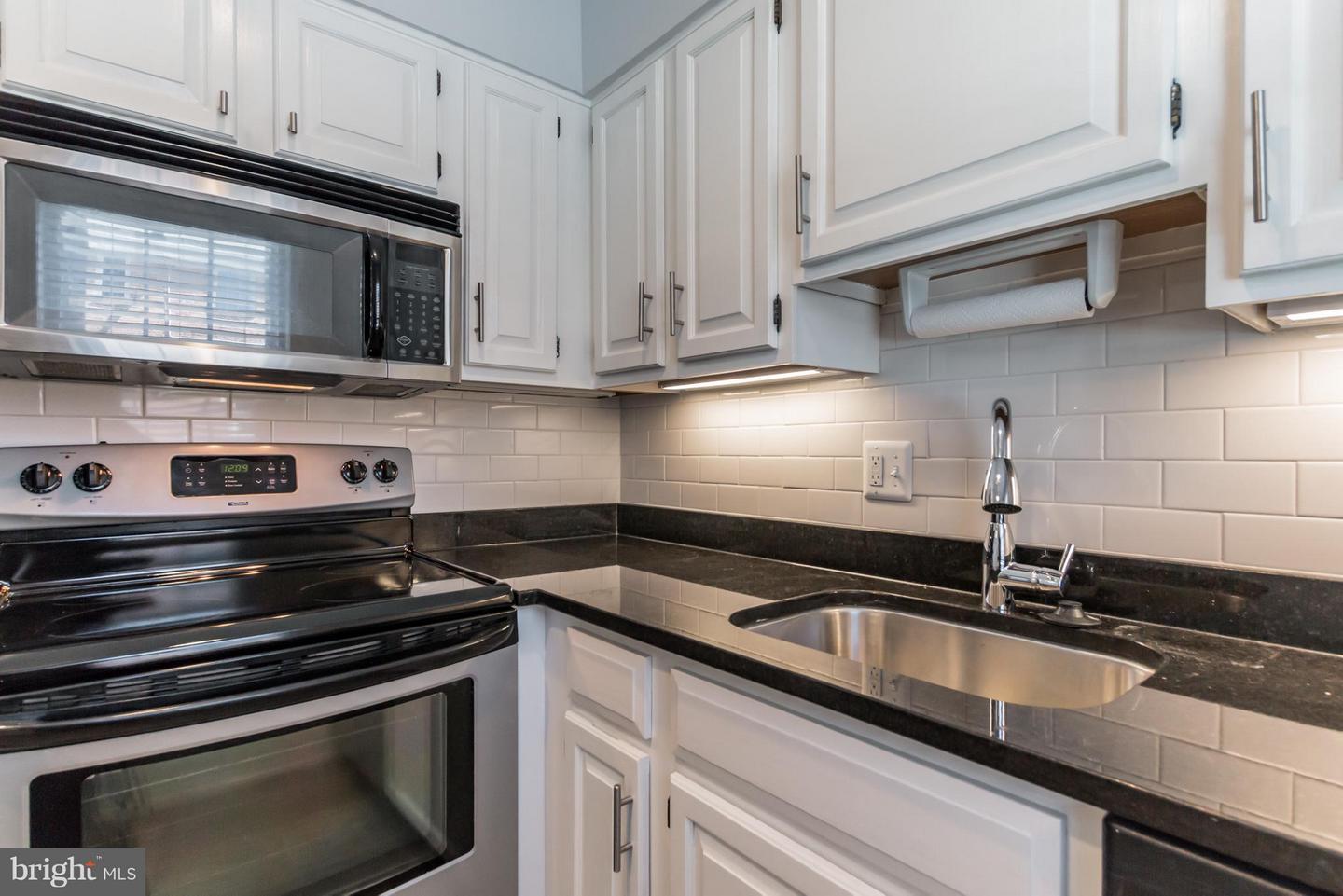 2409 Arlington Blvd #101 Property Photo 8