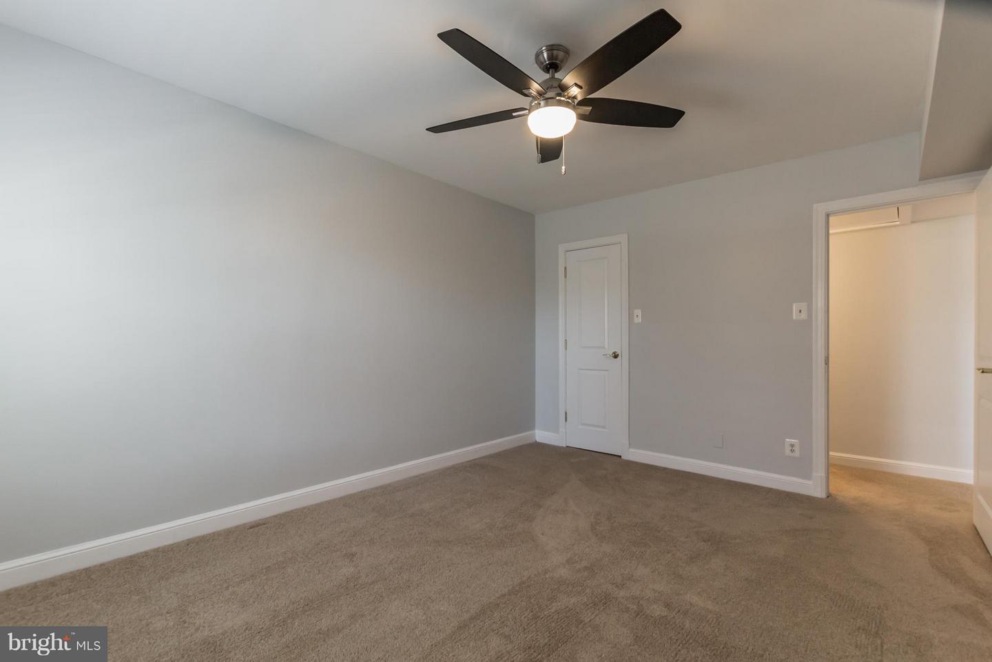2409 Arlington Blvd #101 Property Photo 11