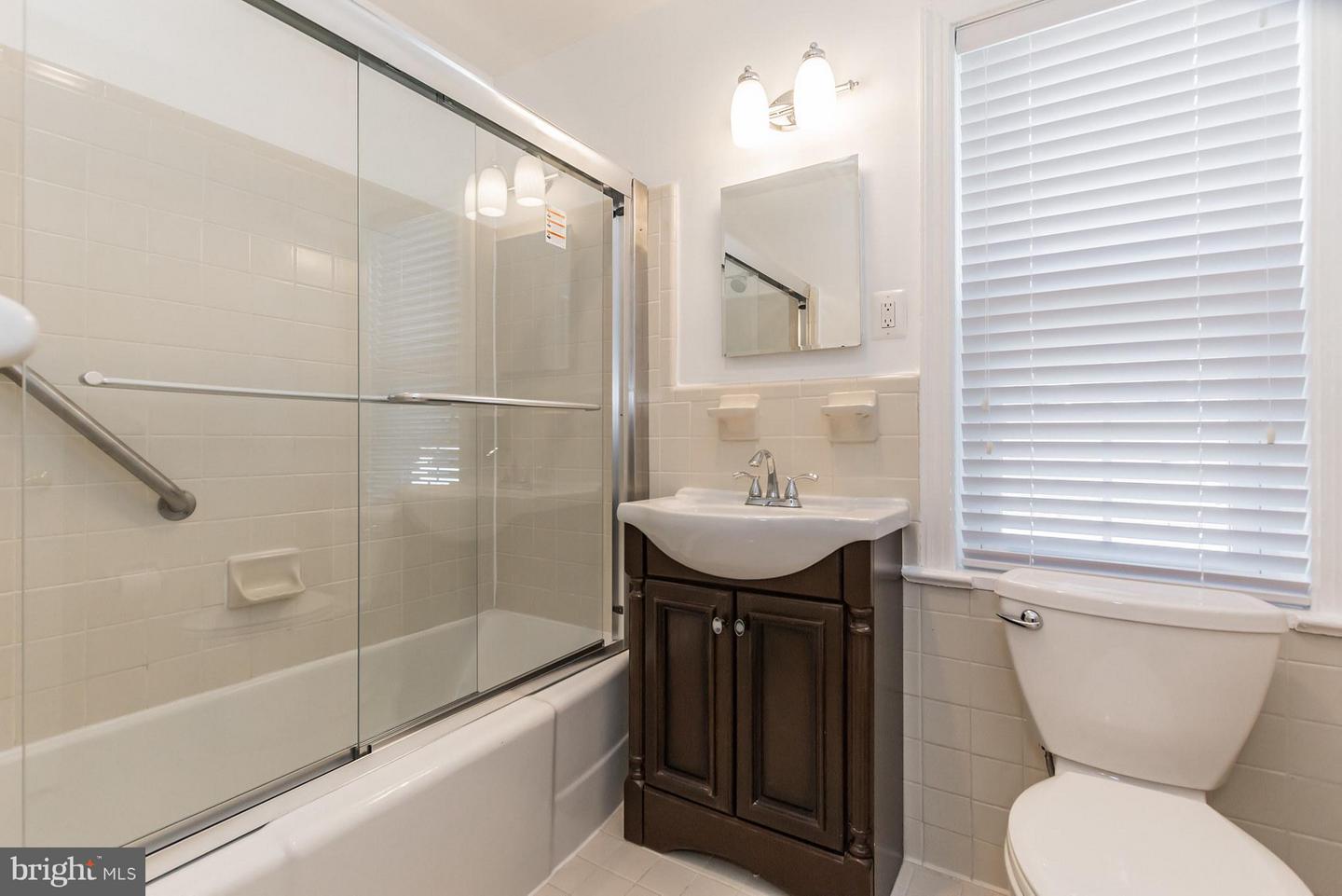 2409 Arlington Blvd #101 Property Photo 13