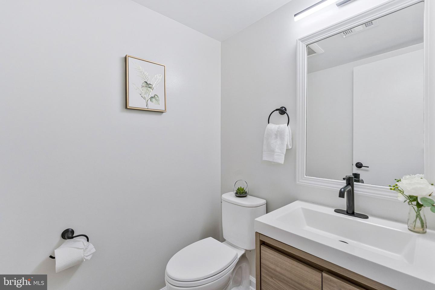 2560-a Arlington Mill Dr #1 Property Photo 7