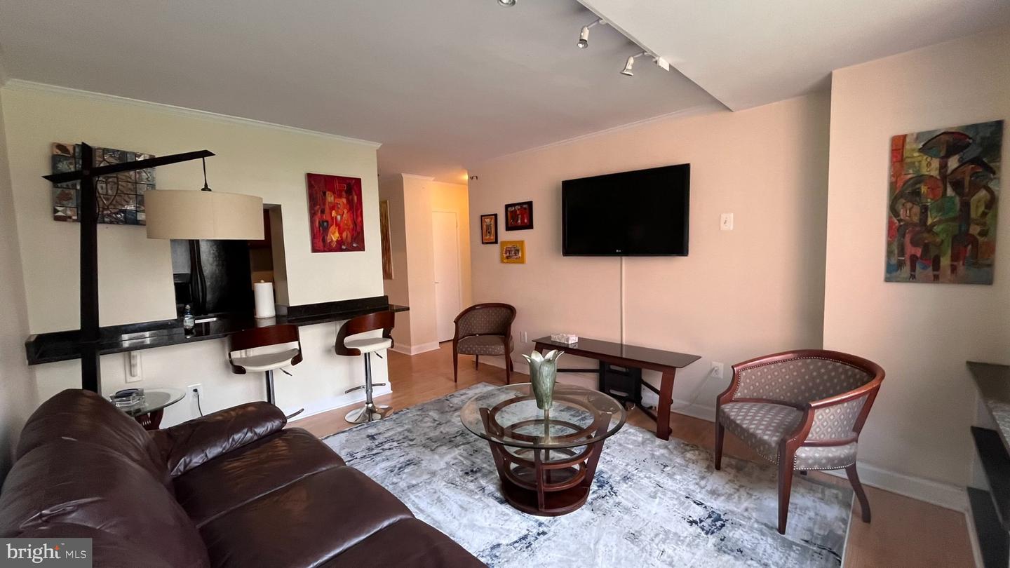 1121 Arlington Blvd #540 Property Photo 6
