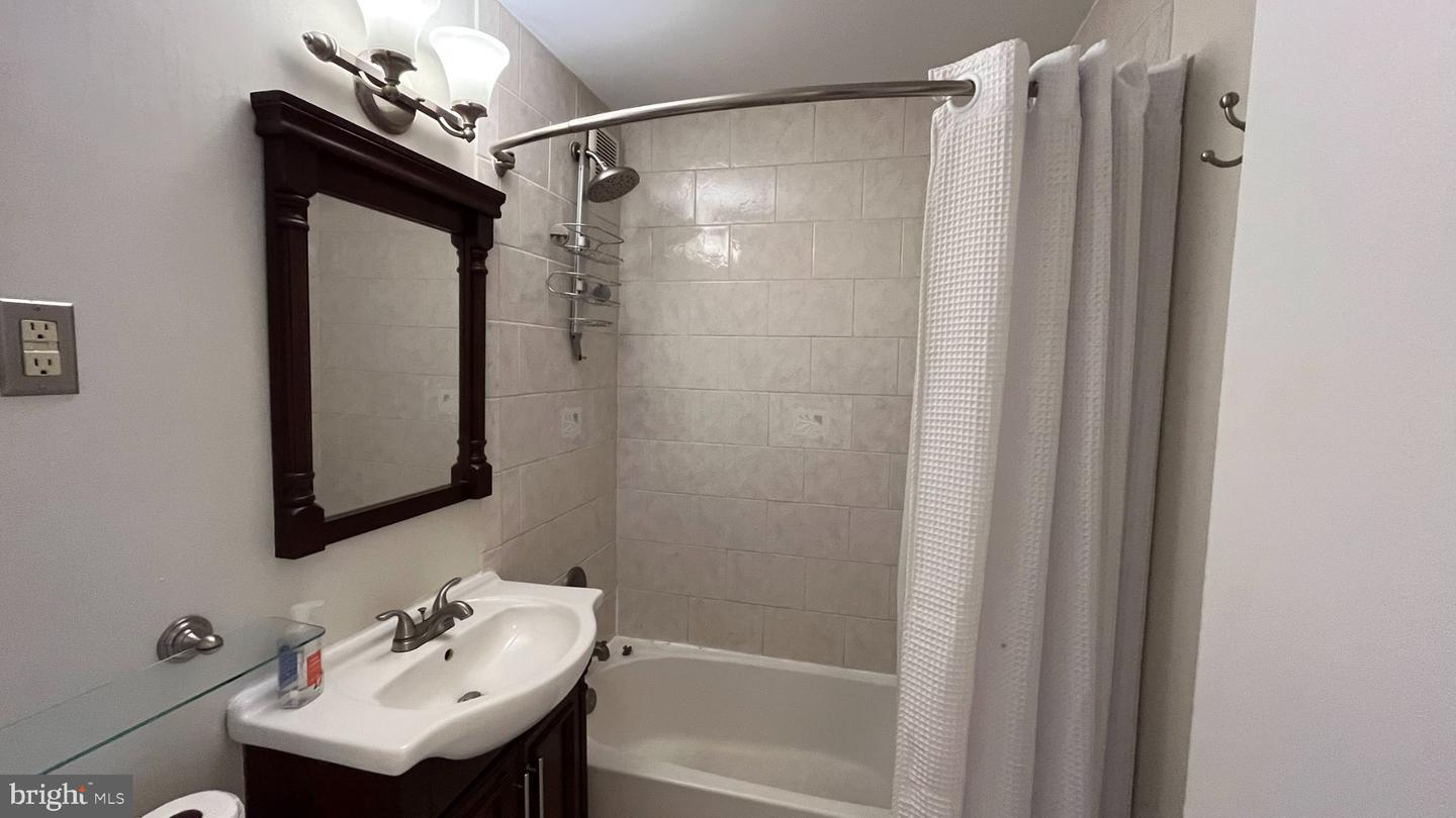 1121 Arlington Blvd #540 Property Photo 19