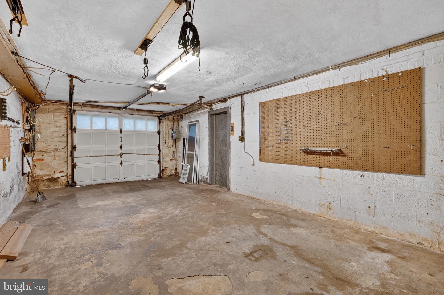 3080 N Oakland St Property Photo 53