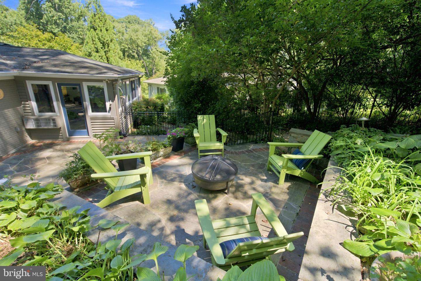 3080 N Oakland St Property Photo 59