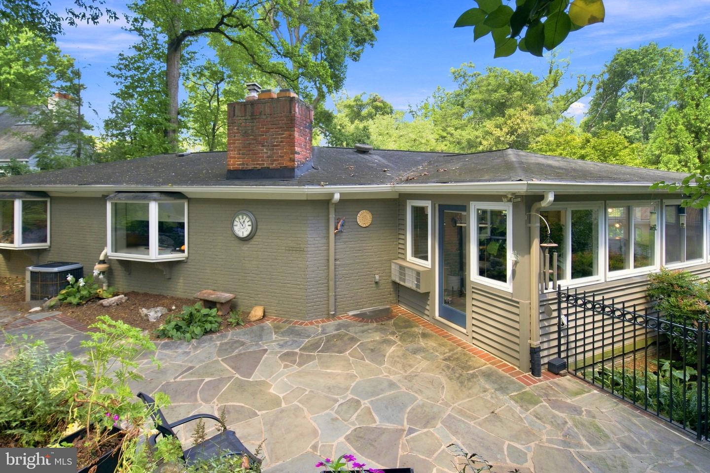 3080 N Oakland St Property Photo 60