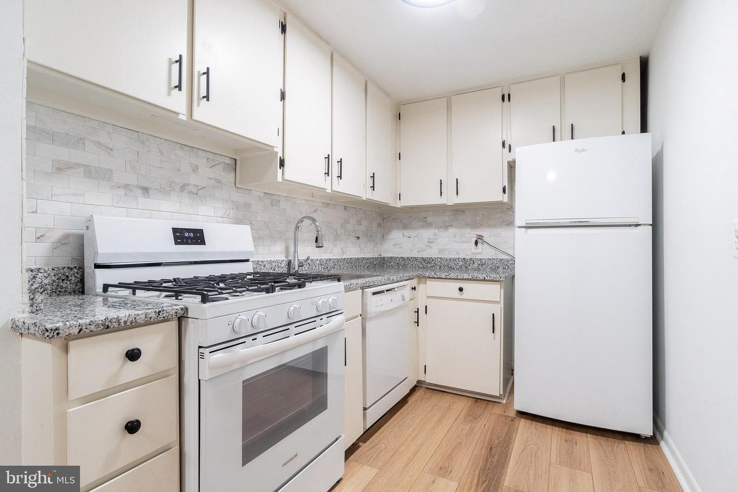 2016 N Adams St #204 Property Photo 10