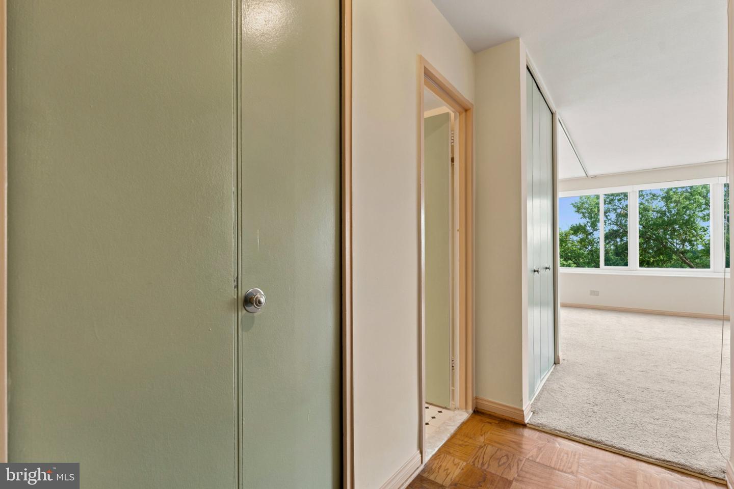4501 Arlington Blvd #611 Property Photo 7