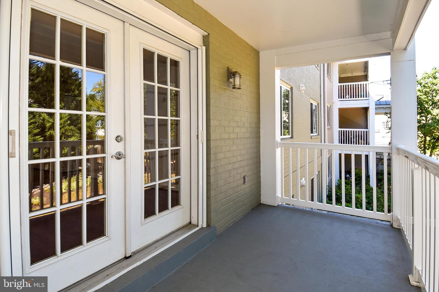 4061 S Four Mile Run Dr #304 Property Photo 10