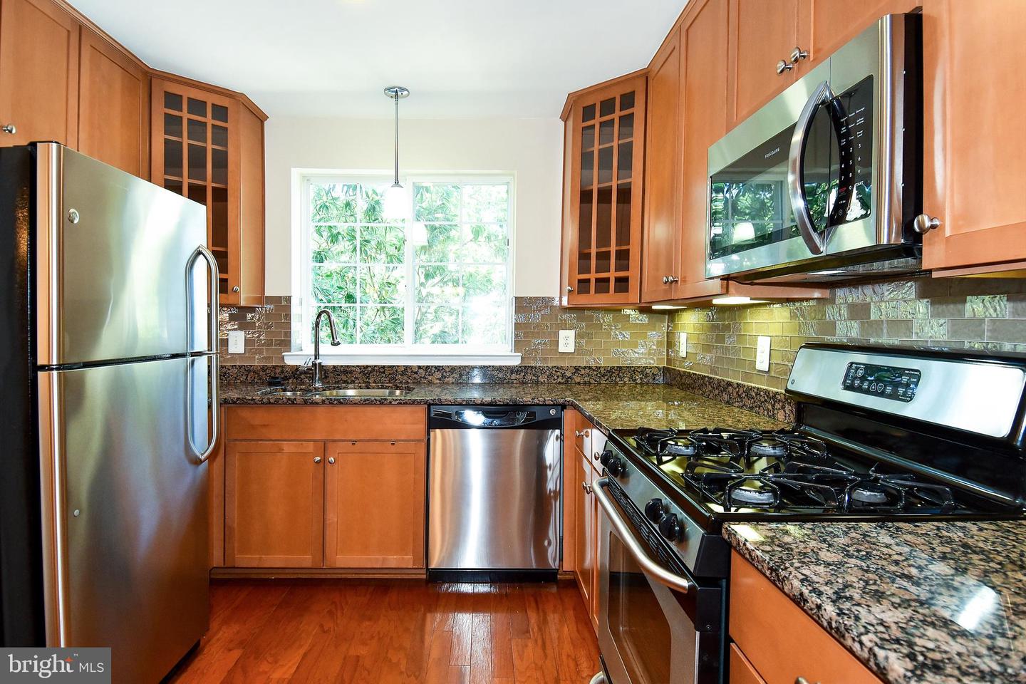 4061 S Four Mile Run Dr #304 Property Photo 11