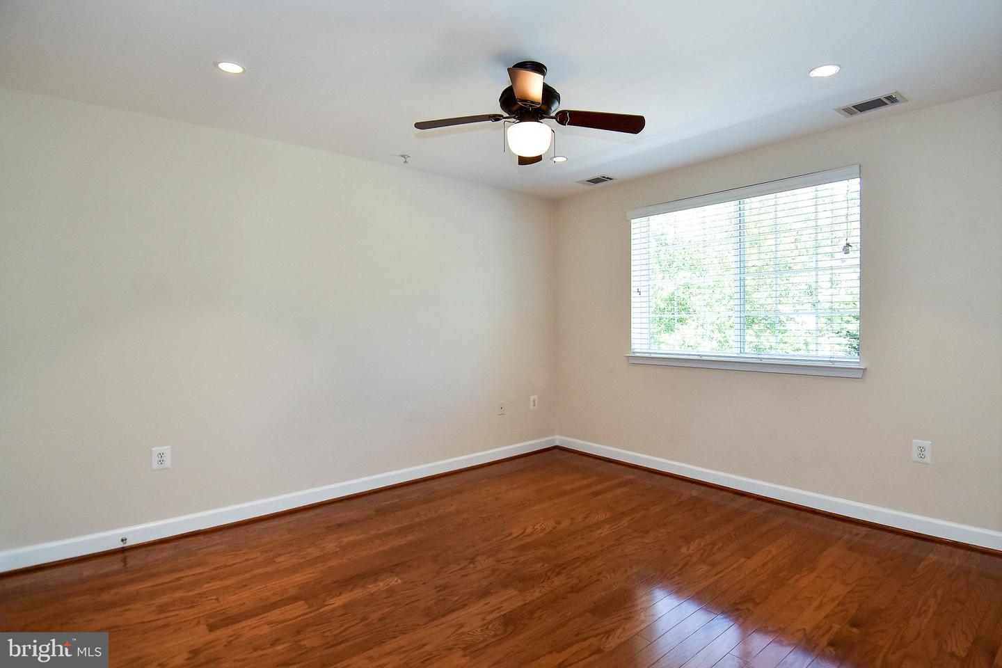 4061 S Four Mile Run Dr #304 Property Photo 19