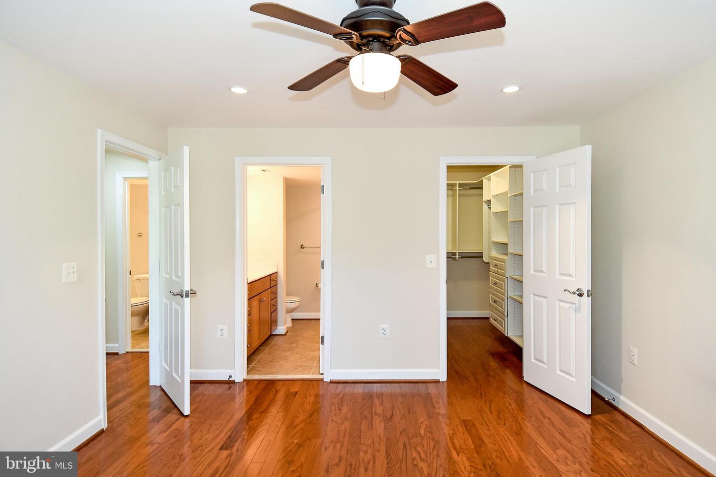 4061 S Four Mile Run Dr #304 Property Photo 21