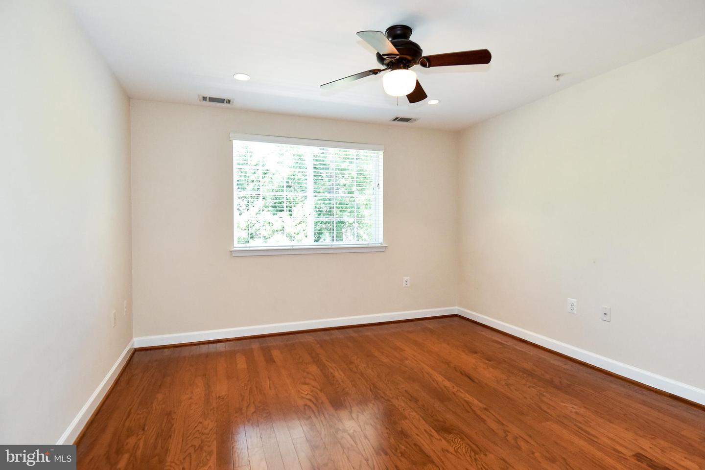 4061 S Four Mile Run Dr #304 Property Photo 25
