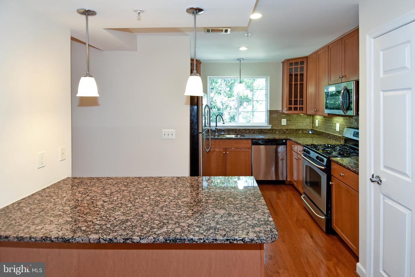 4061 S Four Mile Run Dr #304 Property Photo 27