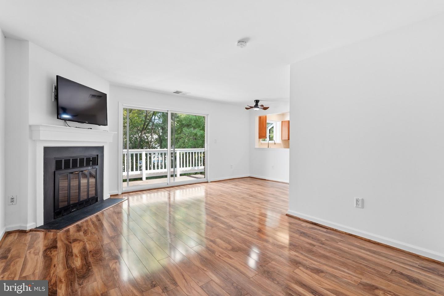2614 S Arlington Mill Dr #f Property Photo 6