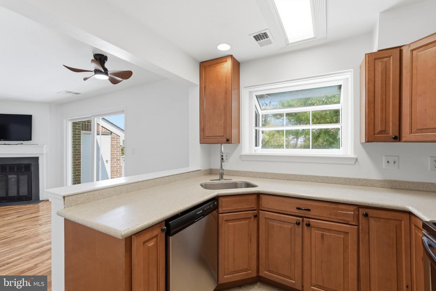 2614 S Arlington Mill Dr #f Property Photo 10