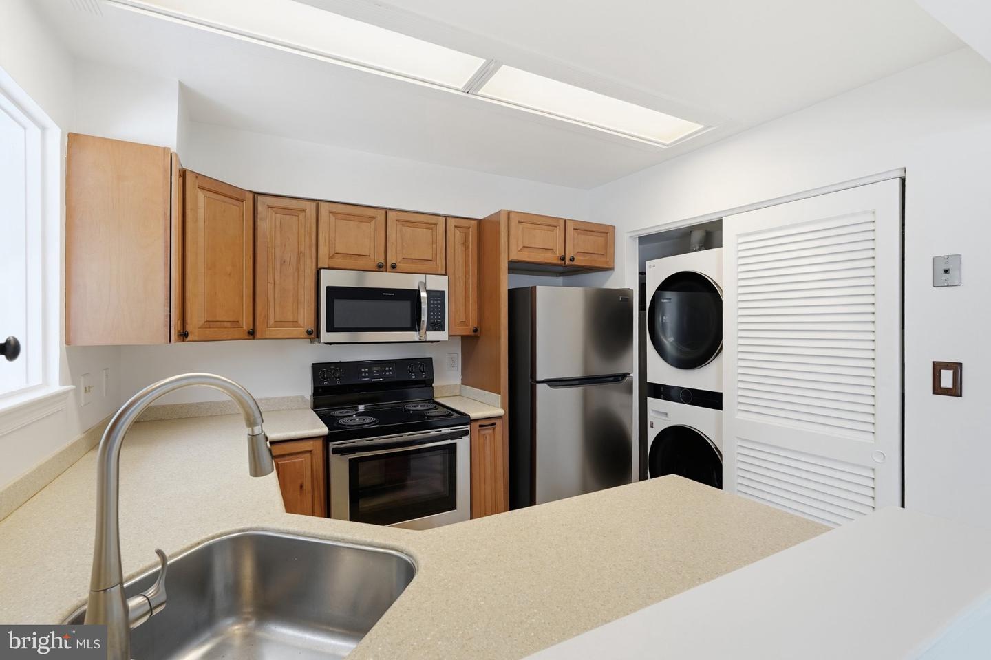 2614 S Arlington Mill Dr #f Property Photo 11