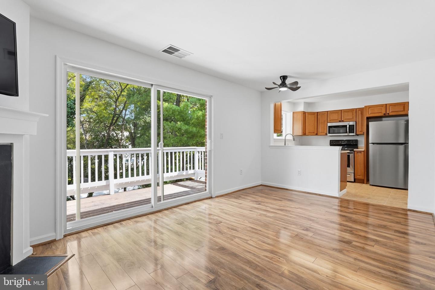 2614 S Arlington Mill Dr #f Property Photo 12